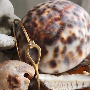 Vintage 1976  Avon Catch A Star April Birthstone Bangle Bracelet